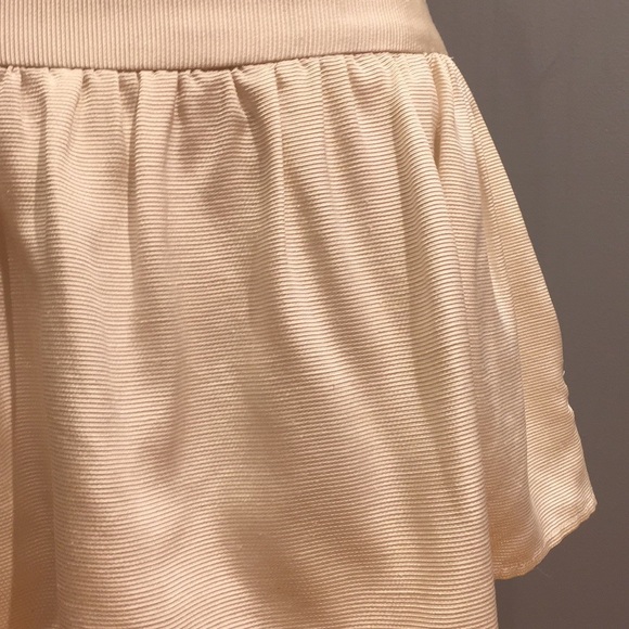 ✨❗️EVERYTHING MUST GO❗️✨ ACCEPTING ALL OFFERS! peplum skirt - Picture 3 of 7